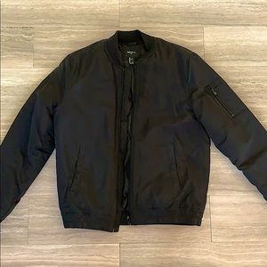 Men’s small black bomber jacket 100% polyester